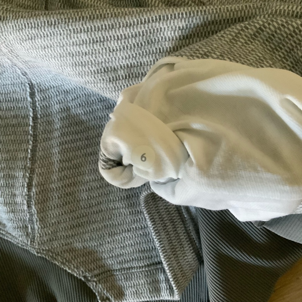 Lululemon half zip size 6 - Picture 7 of 10